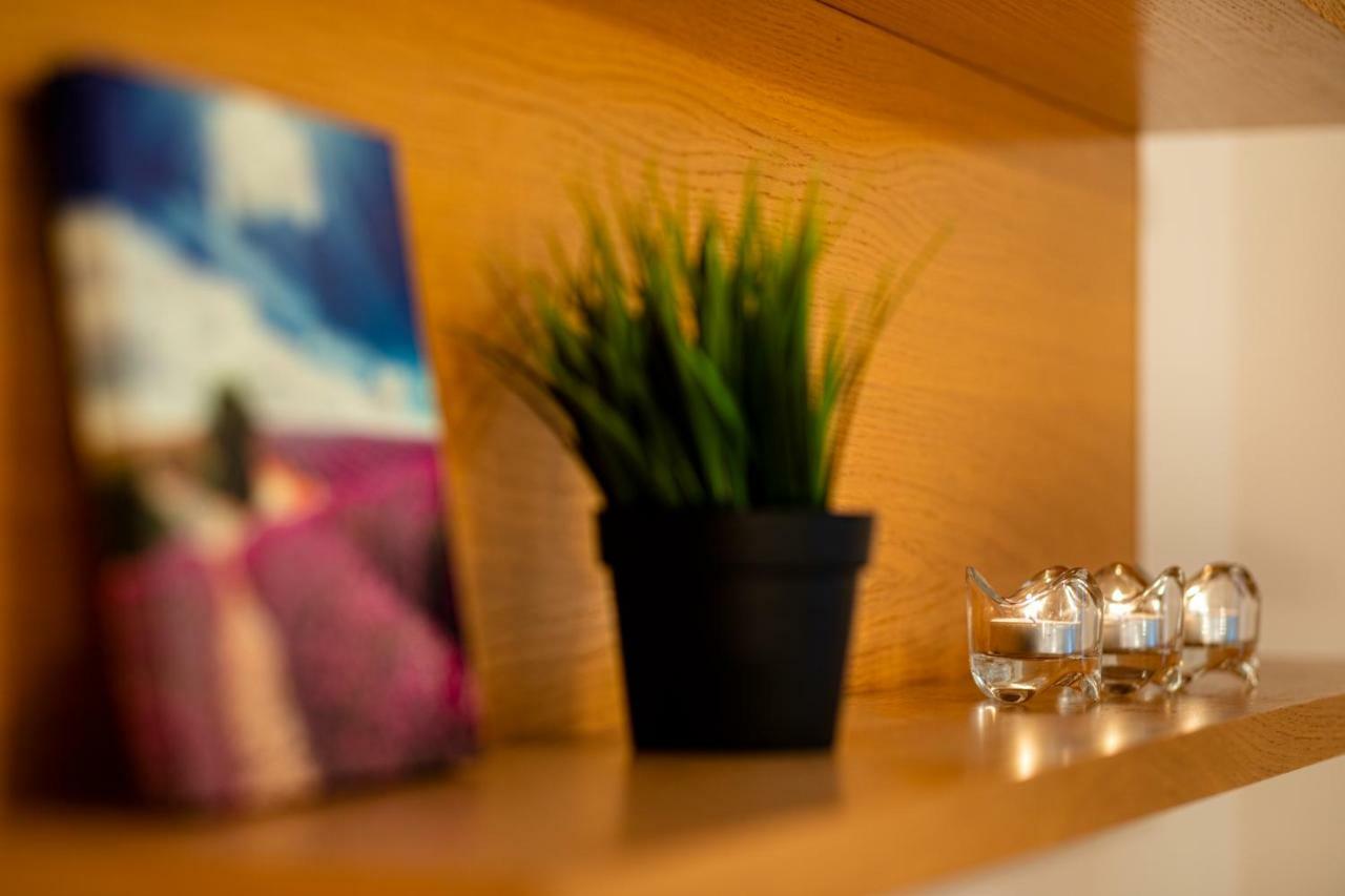 ריגה Dzirnavu Street Apartment In City Center מראה חיצוני תמונה