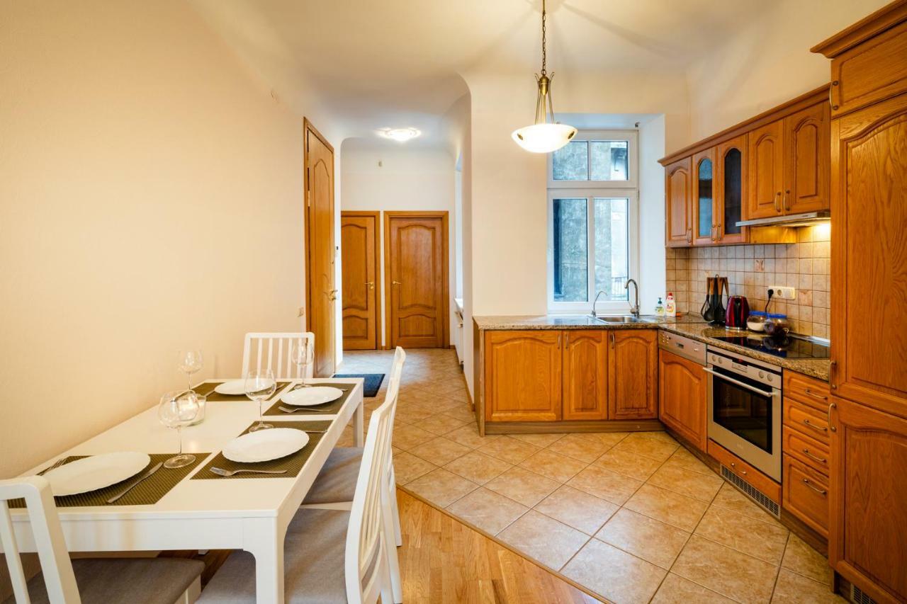 ריגה Dzirnavu Street Apartment In City Center מראה חיצוני תמונה