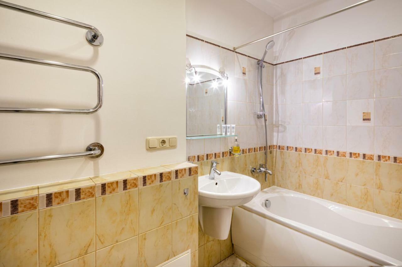 ריגה Dzirnavu Street Apartment In City Center מראה חיצוני תמונה