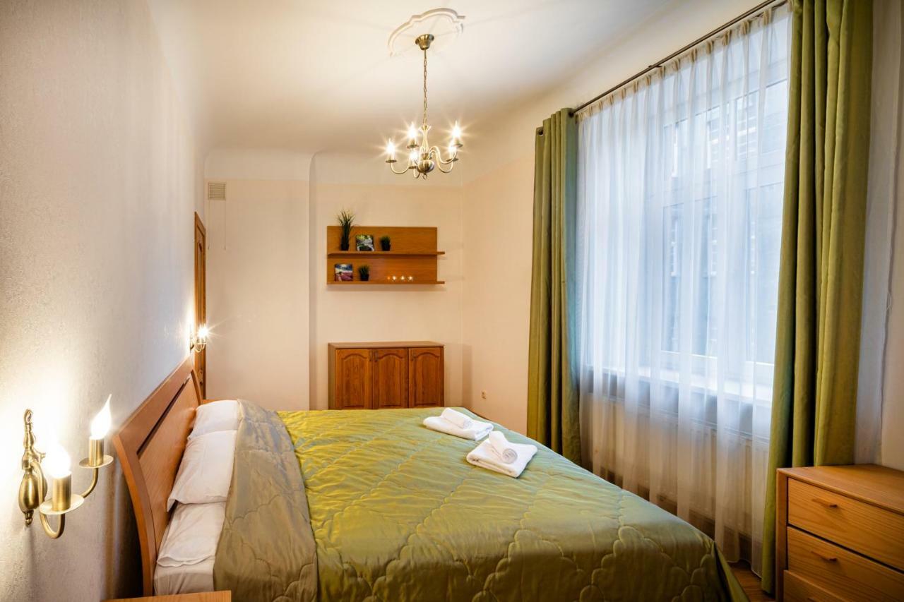 ריגה Dzirnavu Street Apartment In City Center מראה חיצוני תמונה